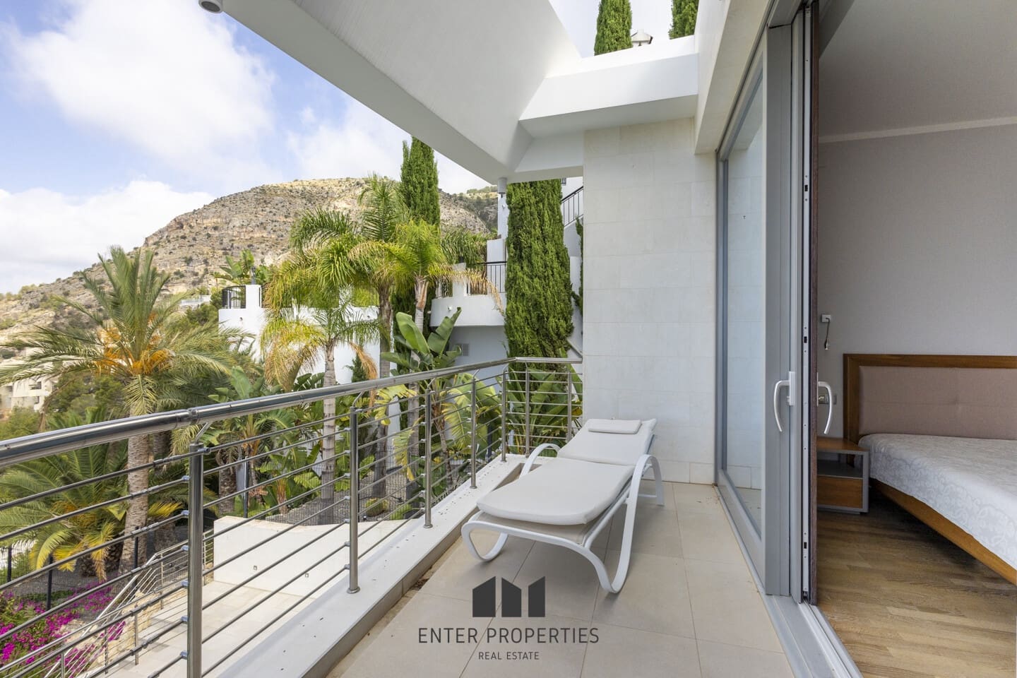 5 bedroom Villa for sale in Altea with pool - € 2,480,000 (Ref: 9127937)