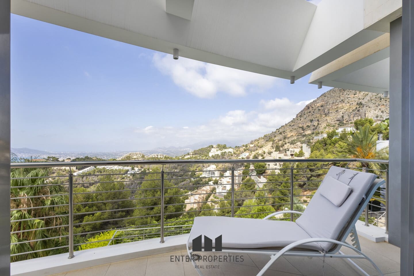 5 bedroom Villa for sale in Altea with pool - € 2,480,000 (Ref: 9127937)