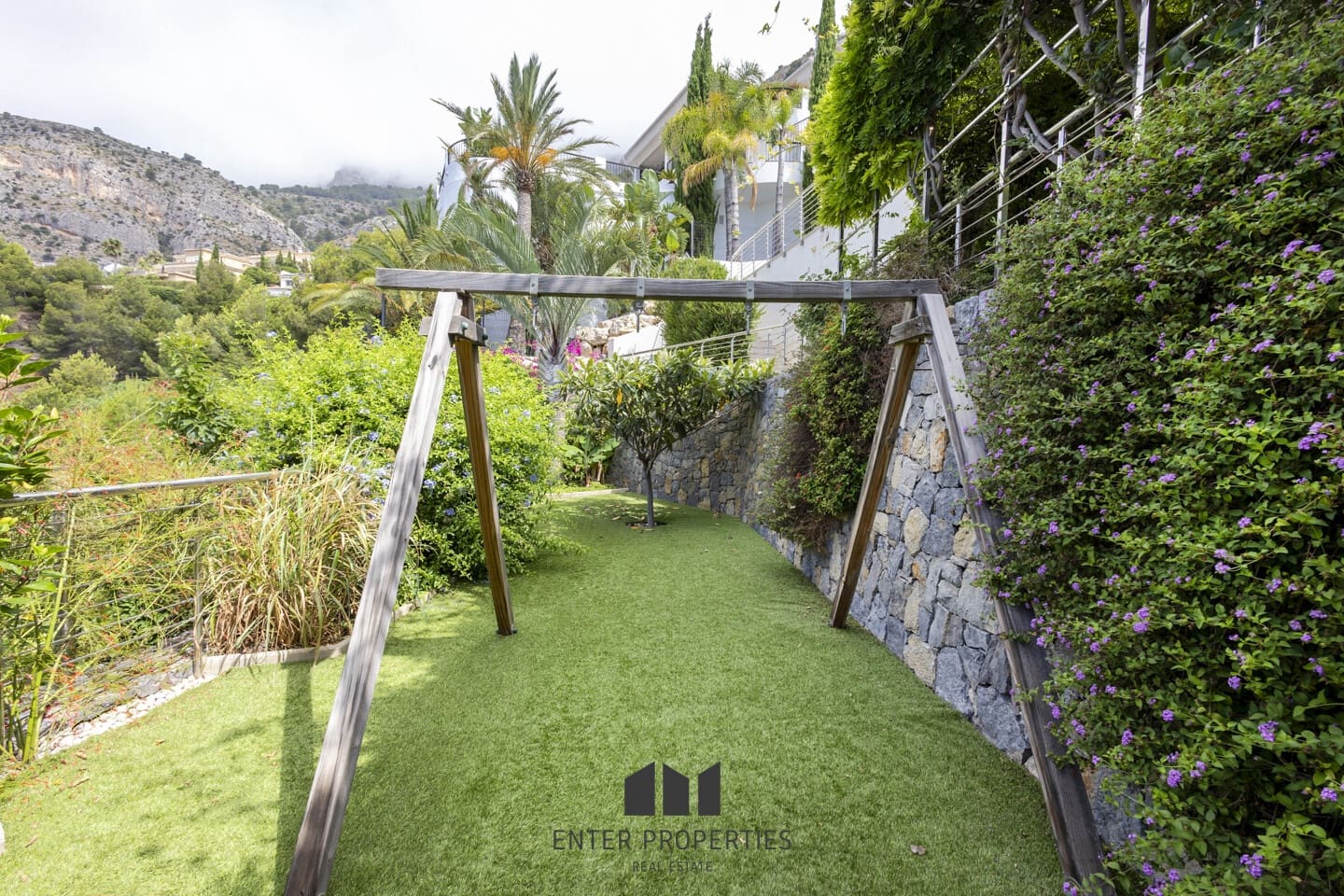 5 bedroom Villa for sale in Altea with pool - € 2,480,000 (Ref: 9127937)