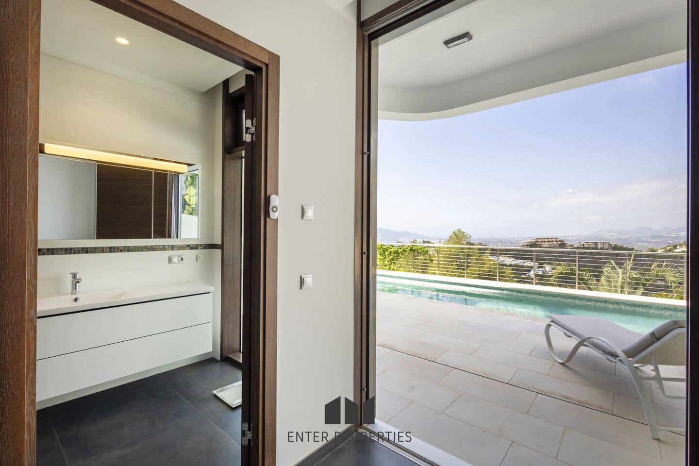 5 bedroom Villa for sale in Altea with pool - € 2,480,000 (Ref: 9127937)