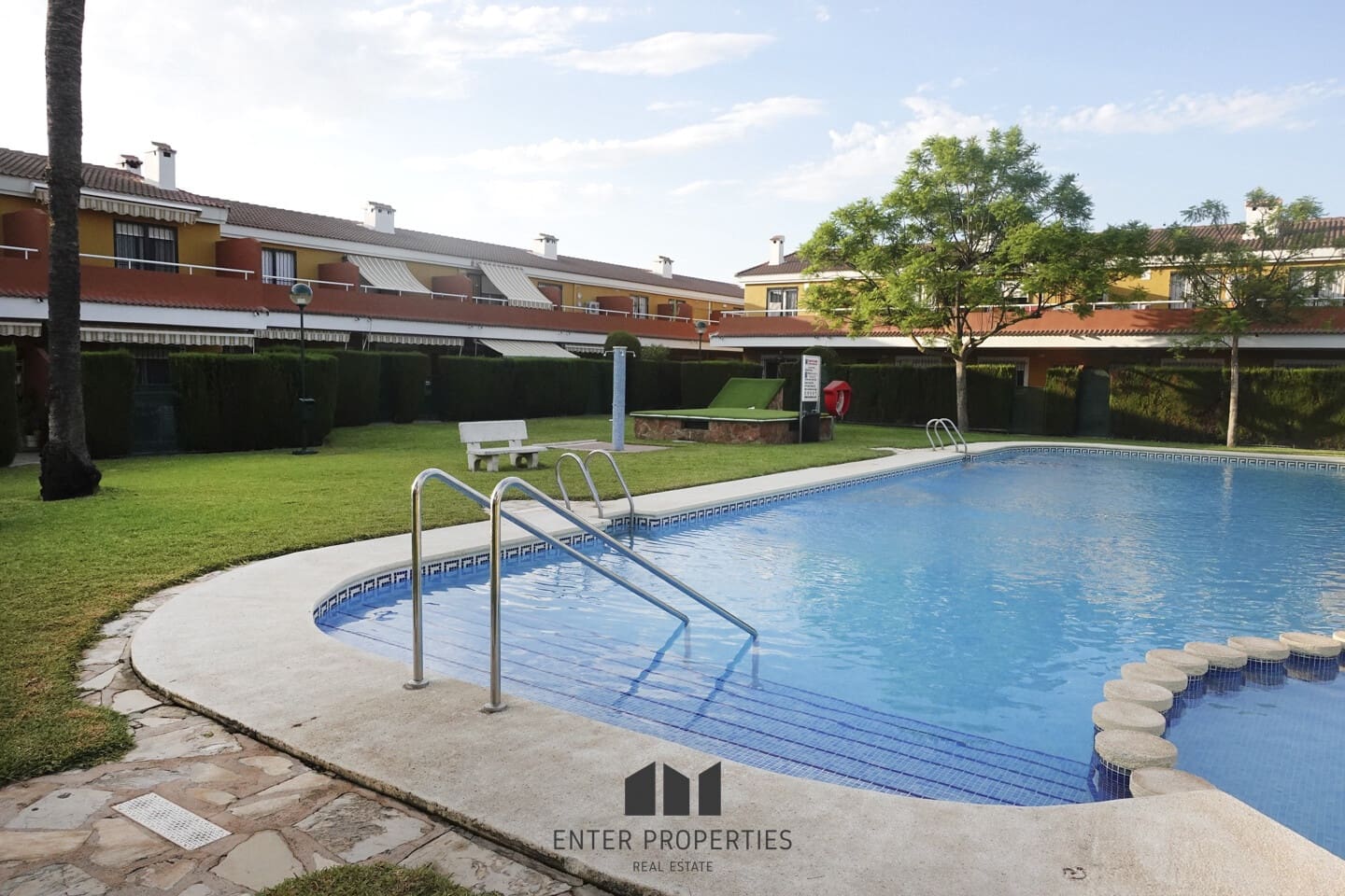 3 soveværelse Rækkehus til salg i Els Poblets med swimmingpool - € 280.000 (Ref: 9136805)