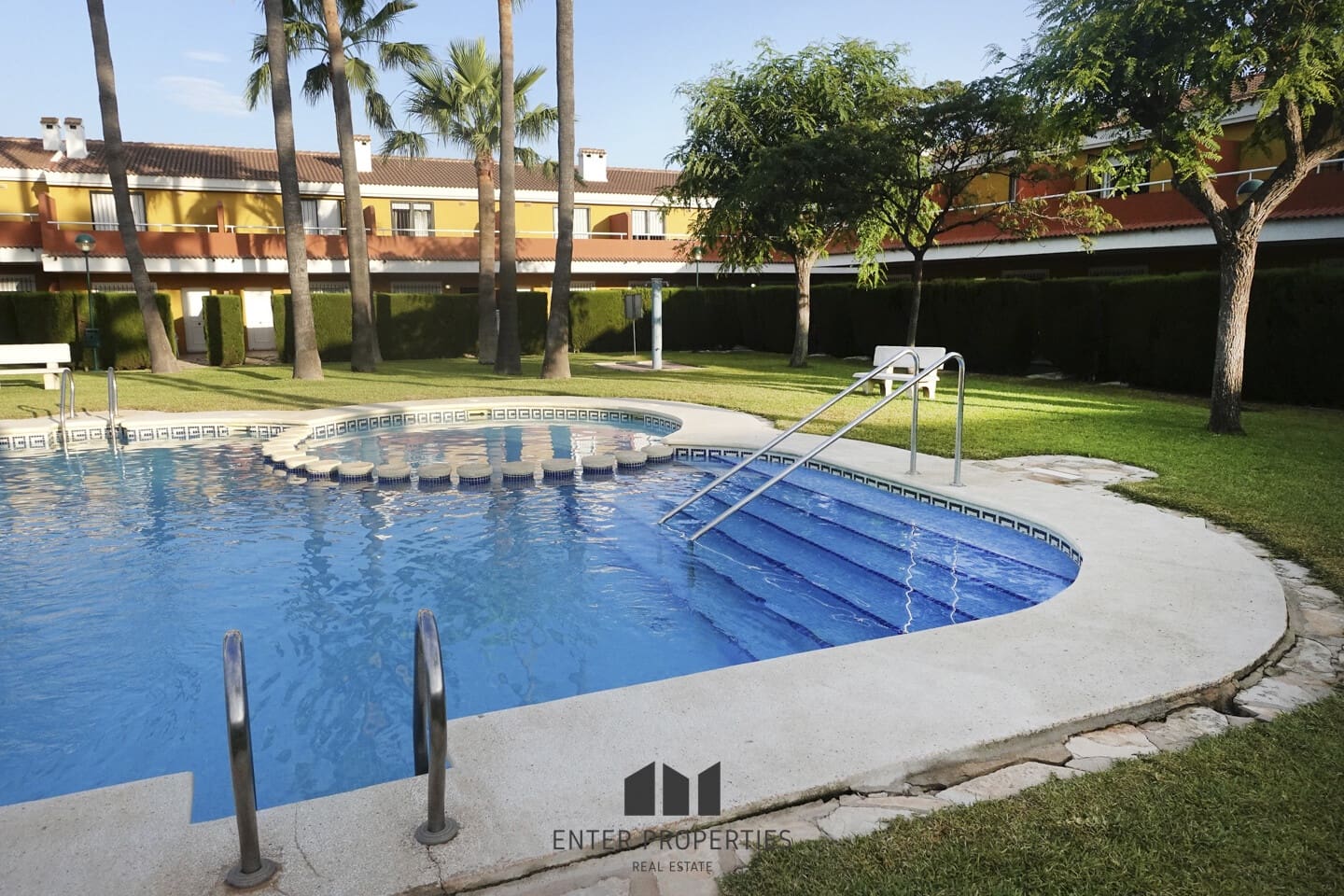 3 soveværelse Rækkehus til salg i Els Poblets med swimmingpool - € 280.000 (Ref: 9136805)