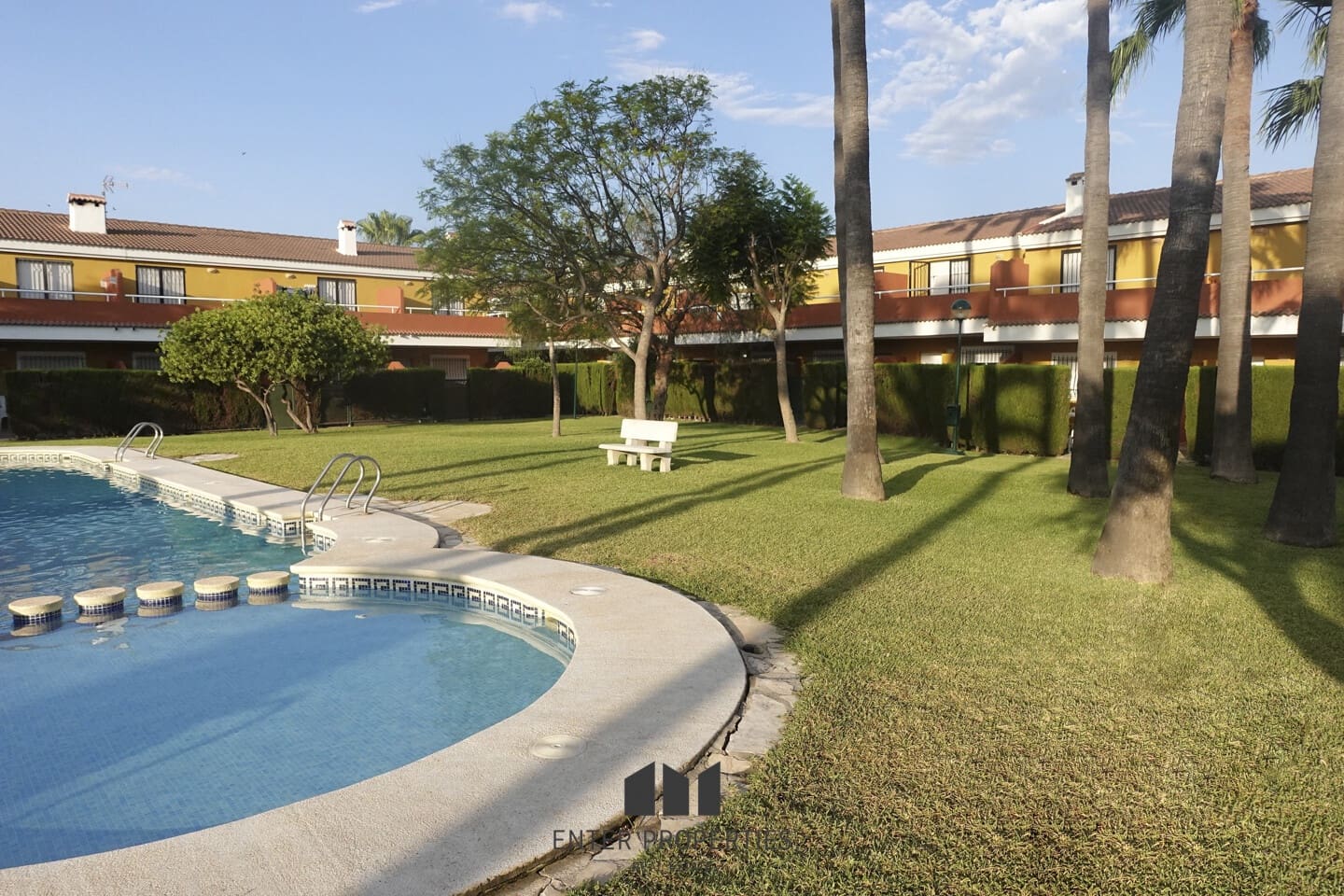 3 soveværelse Rækkehus til salg i Els Poblets med swimmingpool - € 280.000 (Ref: 9136805)