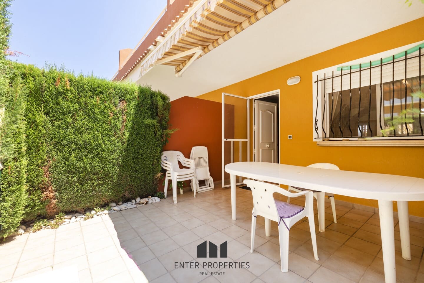 3 soveværelse Rækkehus til salg i Els Poblets med swimmingpool - € 280.000 (Ref: 9136805)