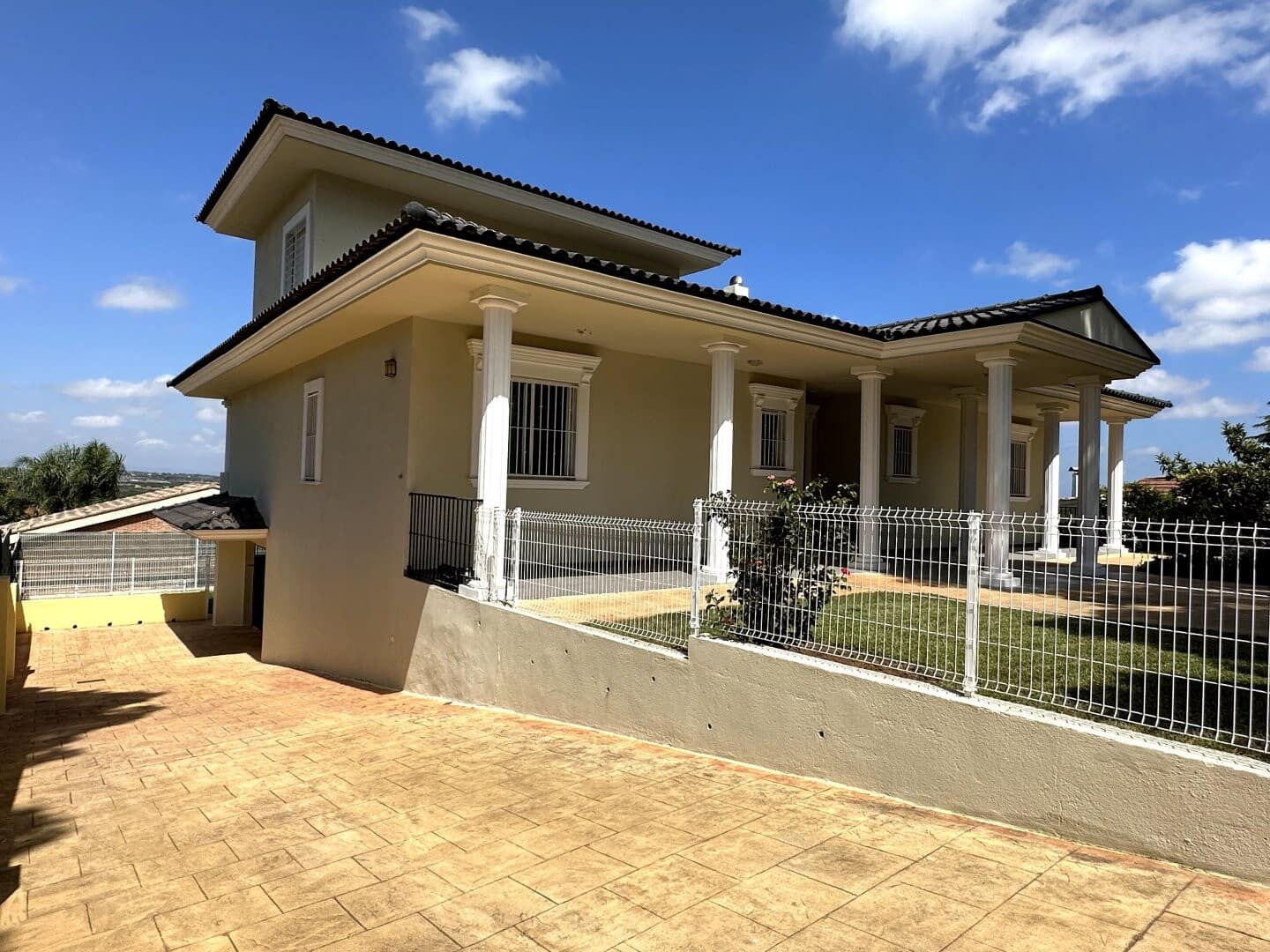 4 soverom Villa til salgs i Picassent med garasje - € 895 000 (Ref: 9163364)