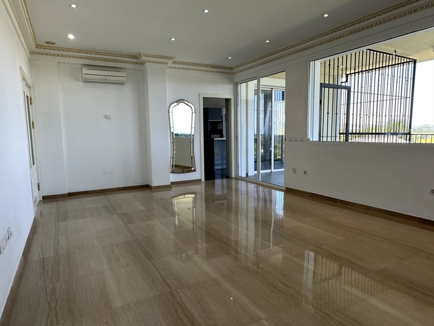 4 soverom Villa til salgs i Picassent med garasje - € 895 000 (Ref: 9163364)