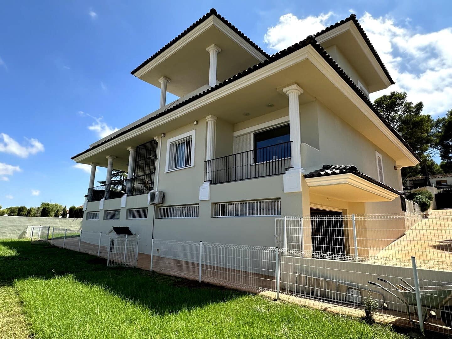 4 soverom Villa til salgs i Picassent med garasje - € 895 000 (Ref: 9163364)