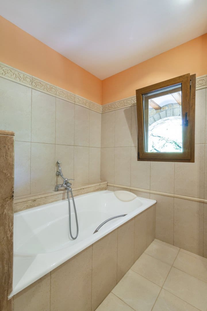 7 soveværelse Villa til salg i Artana med swimmingpool - € 880.000 (Ref: 9169274)