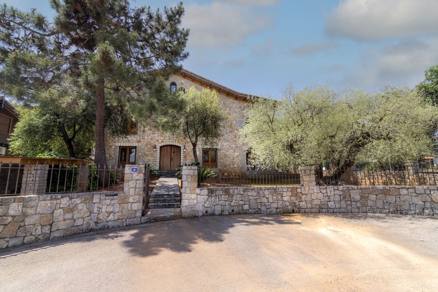 7 soveværelse Villa til salg i Artana med swimmingpool - € 880.000 (Ref: 9169274)