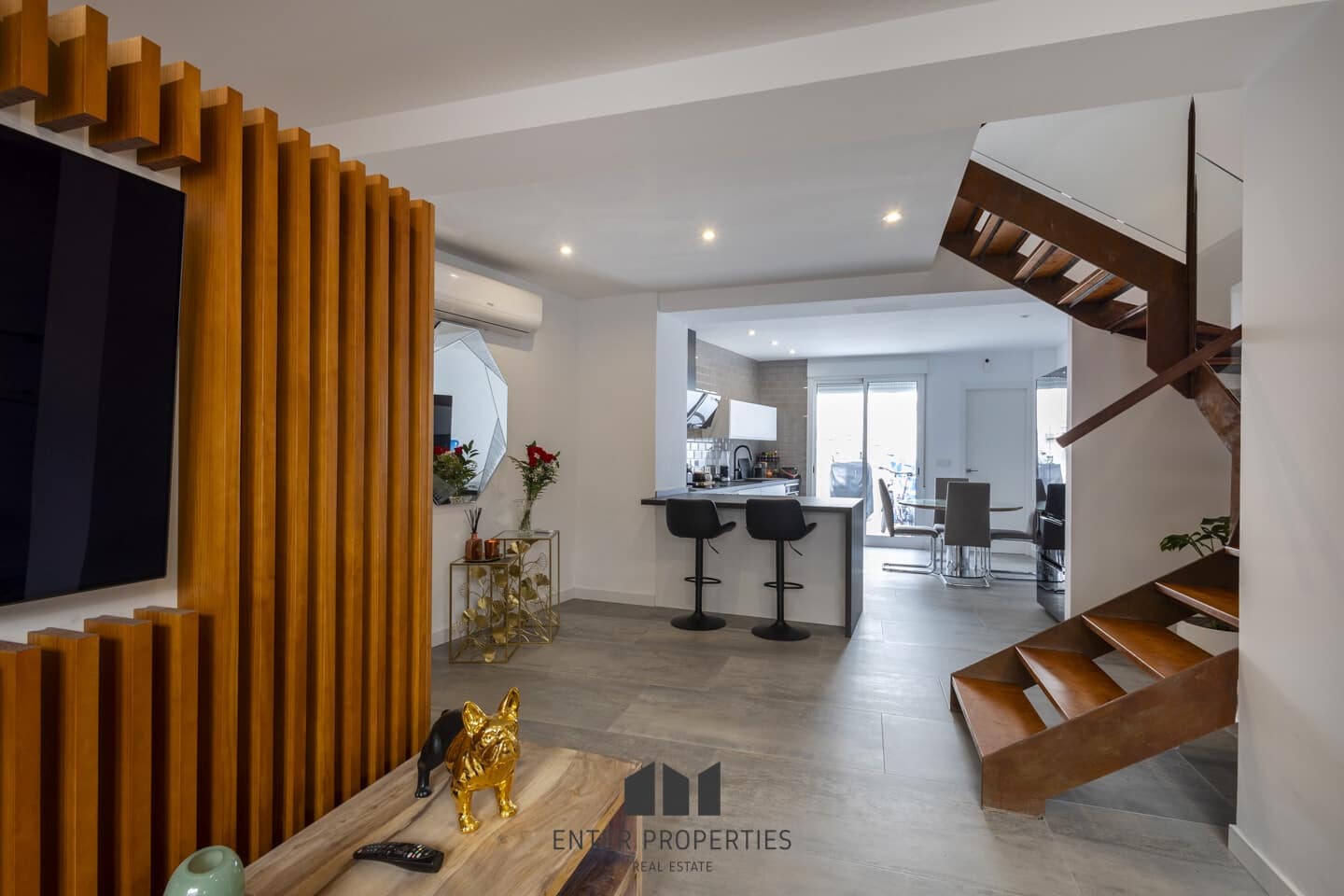 4 bedroom Townhouse for sale in Ondara with pool garage - € 350,000 (Ref: 9246285)