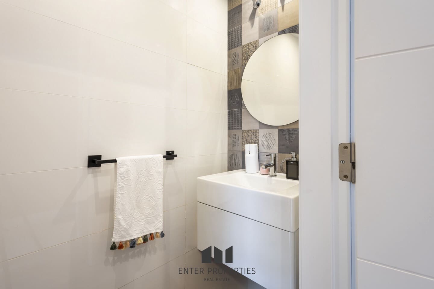 4 bedroom Townhouse for sale in Ondara with pool garage - € 350,000 (Ref: 9246285)