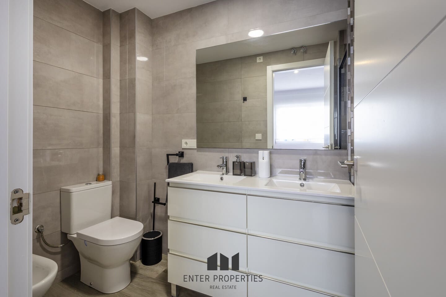 4 bedroom Townhouse for sale in Ondara with pool garage - € 350,000 (Ref: 9246285)