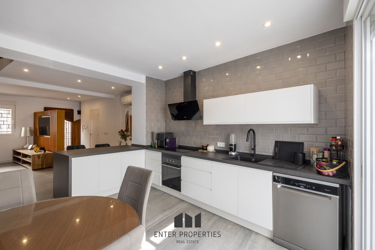 4 bedroom Townhouse for sale in Ondara with pool garage - € 350,000 (Ref: 9246285)