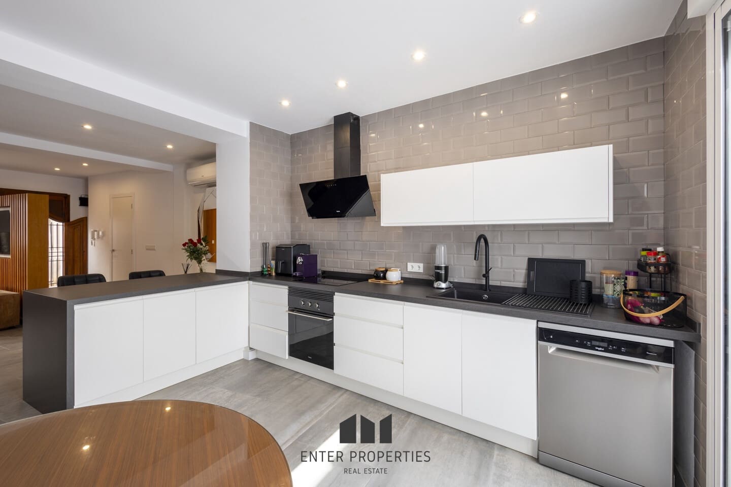 4 bedroom Townhouse for sale in Ondara with pool garage - € 350,000 (Ref: 9246285)