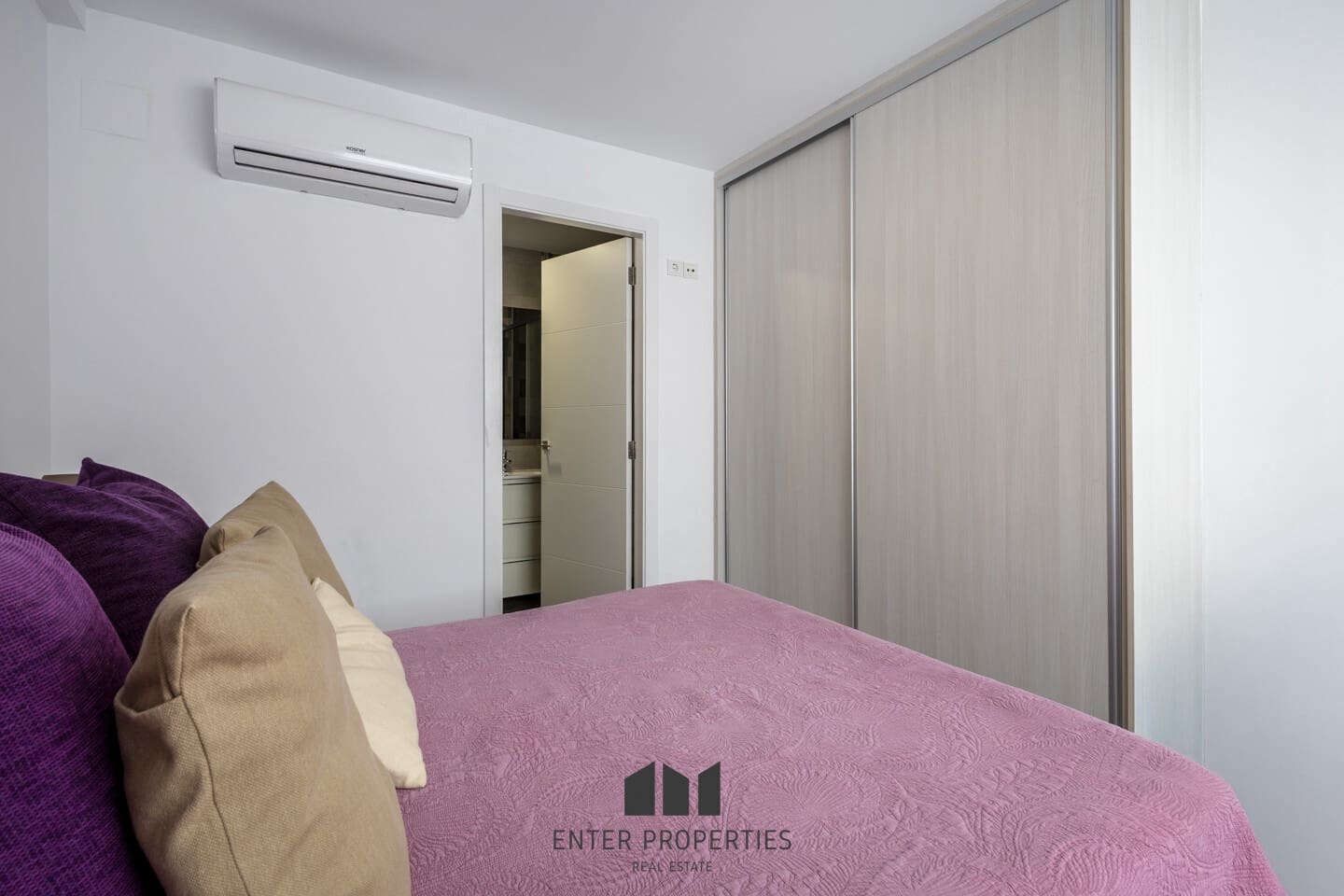 4 bedroom Townhouse for sale in Ondara with pool garage - € 350,000 (Ref: 9246285)