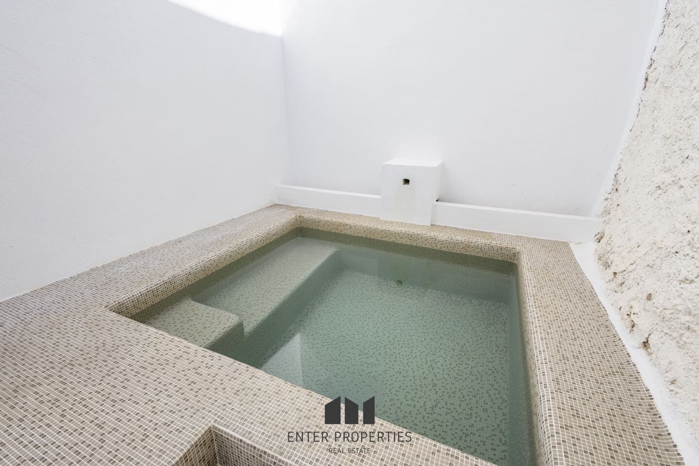 4 bedroom Townhouse for sale in Ondara with pool garage - € 350,000 (Ref: 9246285)