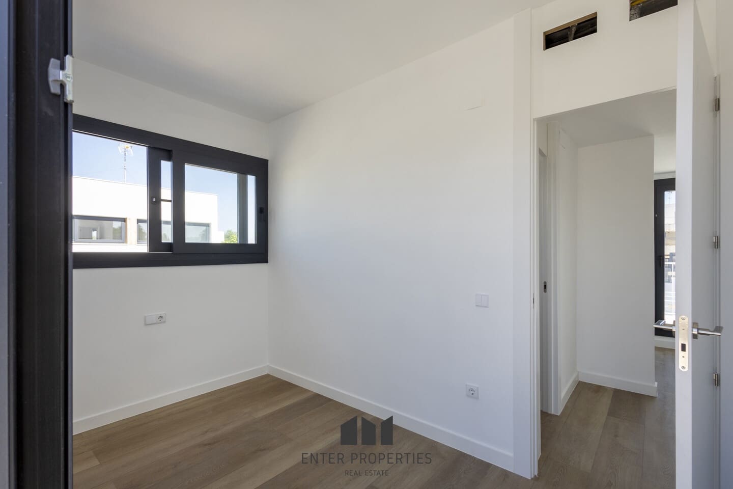 4 soveværelse Villa til salg i Riba-roja de Turia med swimmingpool garage - € 575.750 (Ref: 9251773)