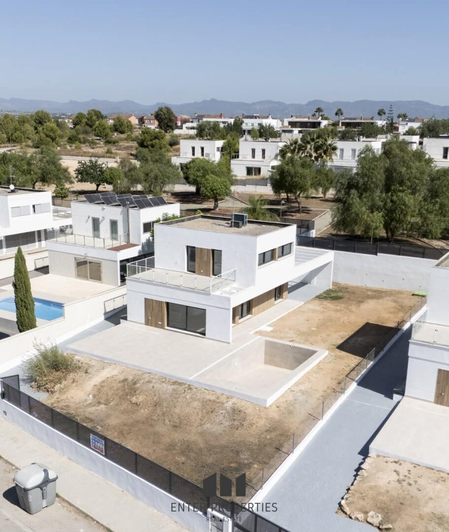 4 soveværelse Villa til salg i Riba-roja de Turia med swimmingpool garage - € 560.750 (Ref: 9251774)