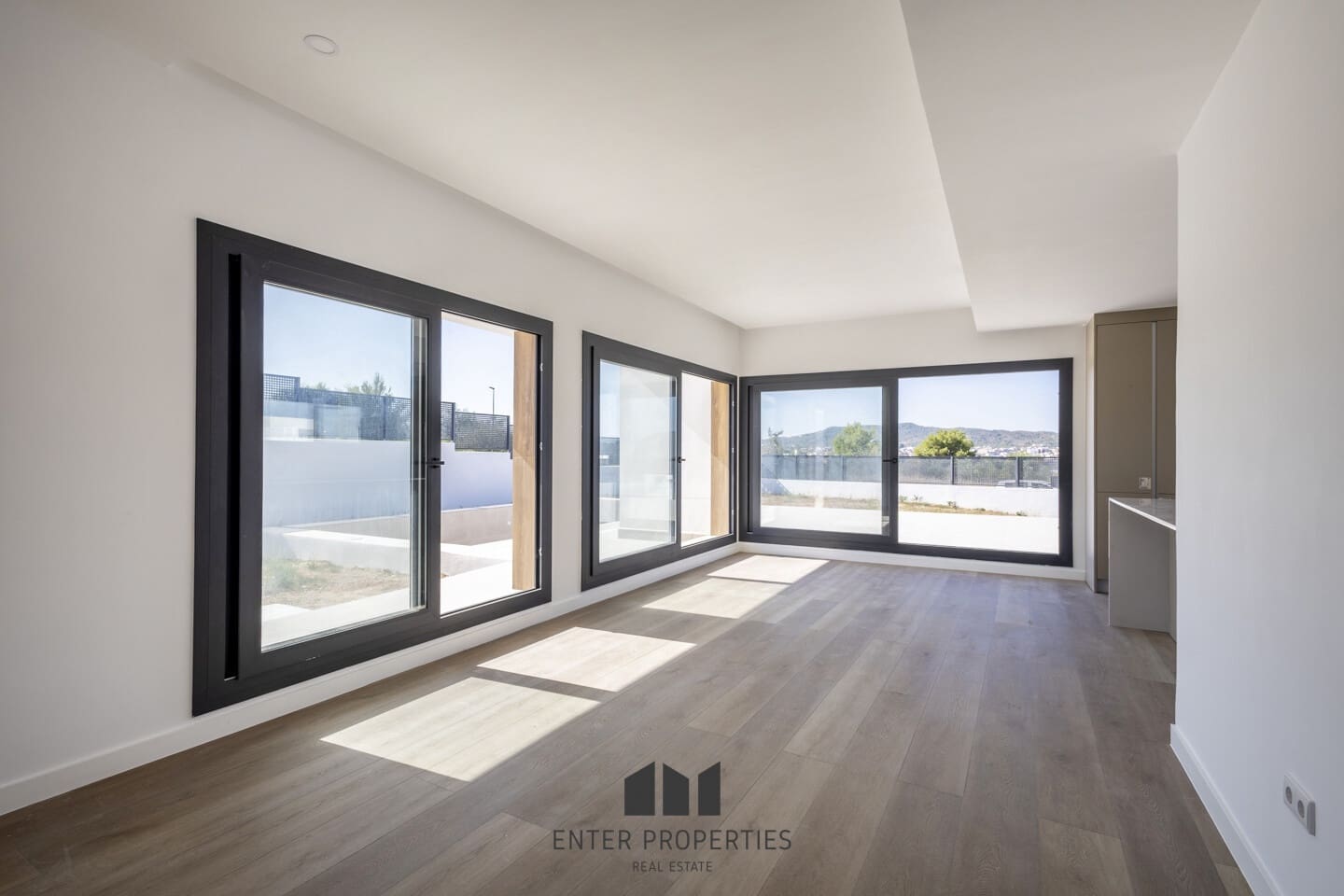 4 soveværelse Villa til salg i Riba-roja de Turia med swimmingpool garage - € 560.750 (Ref: 9251774)