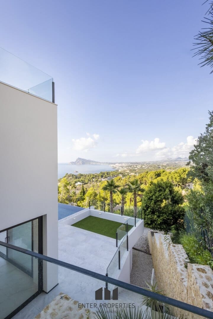 5 makuuhuone Huvila myytävänä paikassa Altea mukana uima-altaan 
autotalli - 2 350 000 € (Ref: 9290912)