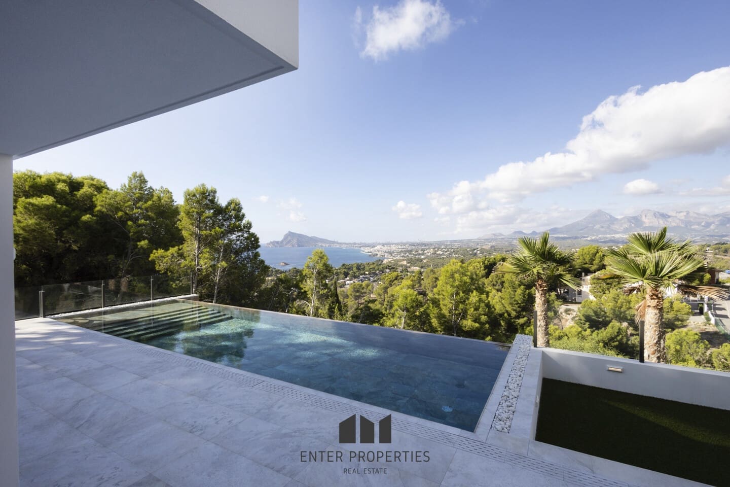 5 makuuhuone Huvila myytävänä paikassa Altea mukana uima-altaan 
autotalli - 2 350 000 € (Ref: 9290912)