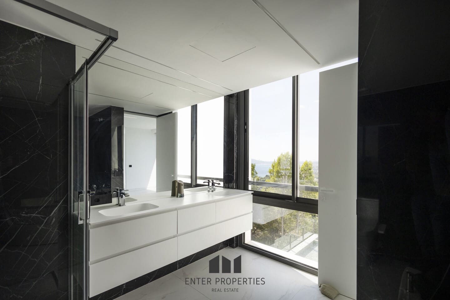 5 makuuhuone Huvila myytävänä paikassa Altea mukana uima-altaan 
autotalli - 2 350 000 € (Ref: 9290912)