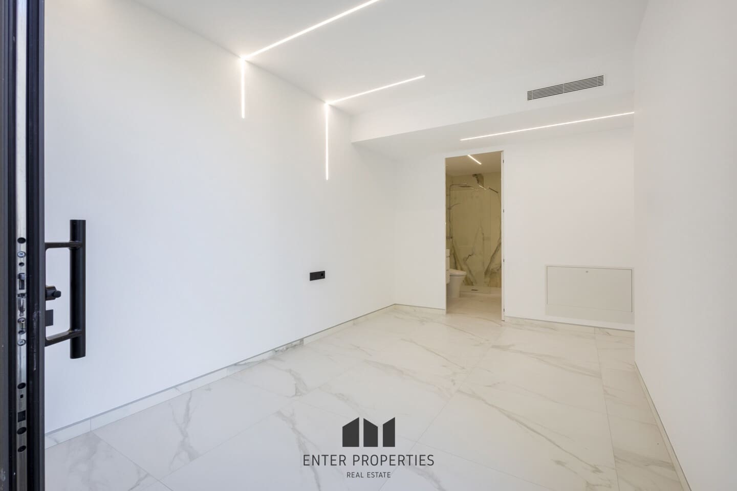 5 makuuhuone Huvila myytävänä paikassa Altea mukana uima-altaan 
autotalli - 2 350 000 € (Ref: 9290912)