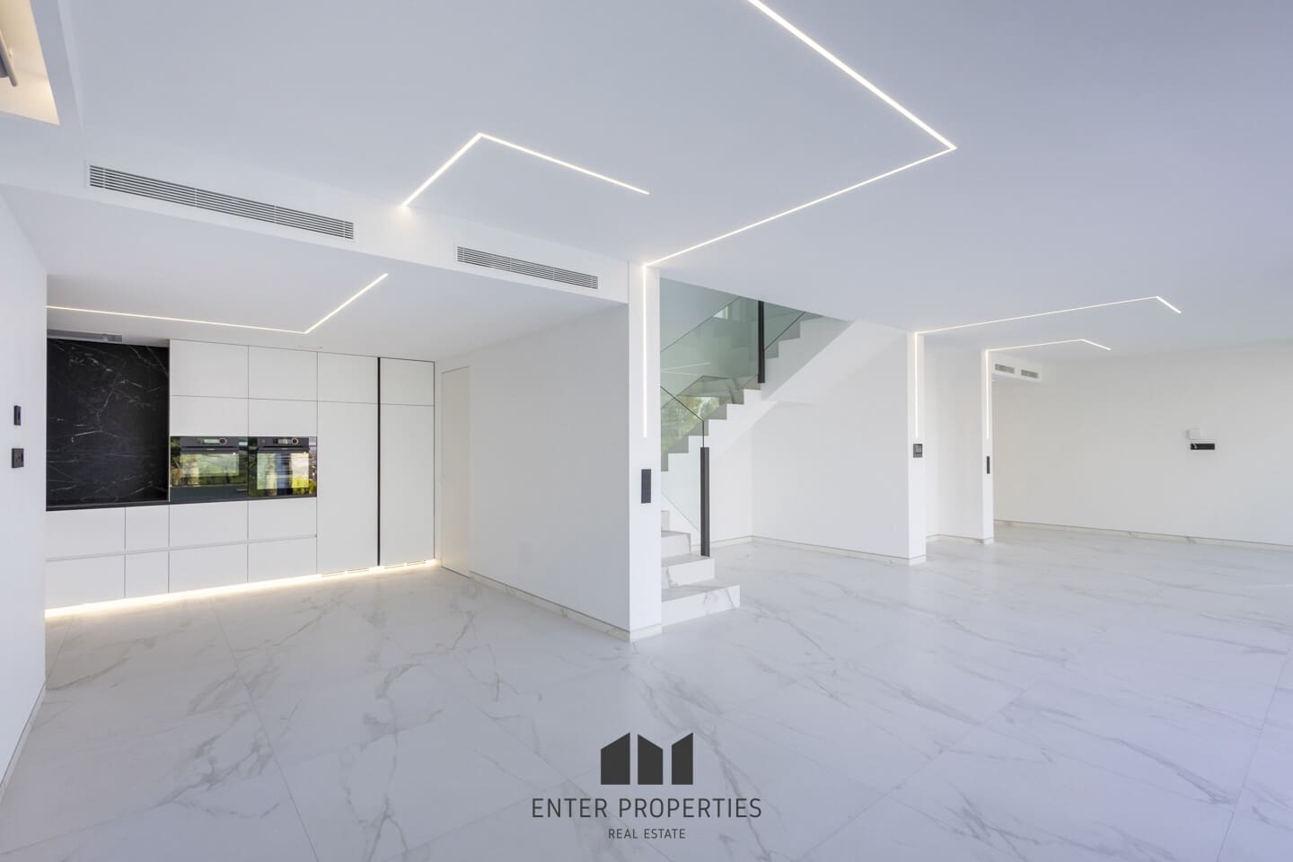 5 makuuhuone Huvila myytävänä paikassa Altea mukana uima-altaan 
autotalli - 2 350 000 € (Ref: 9290912)