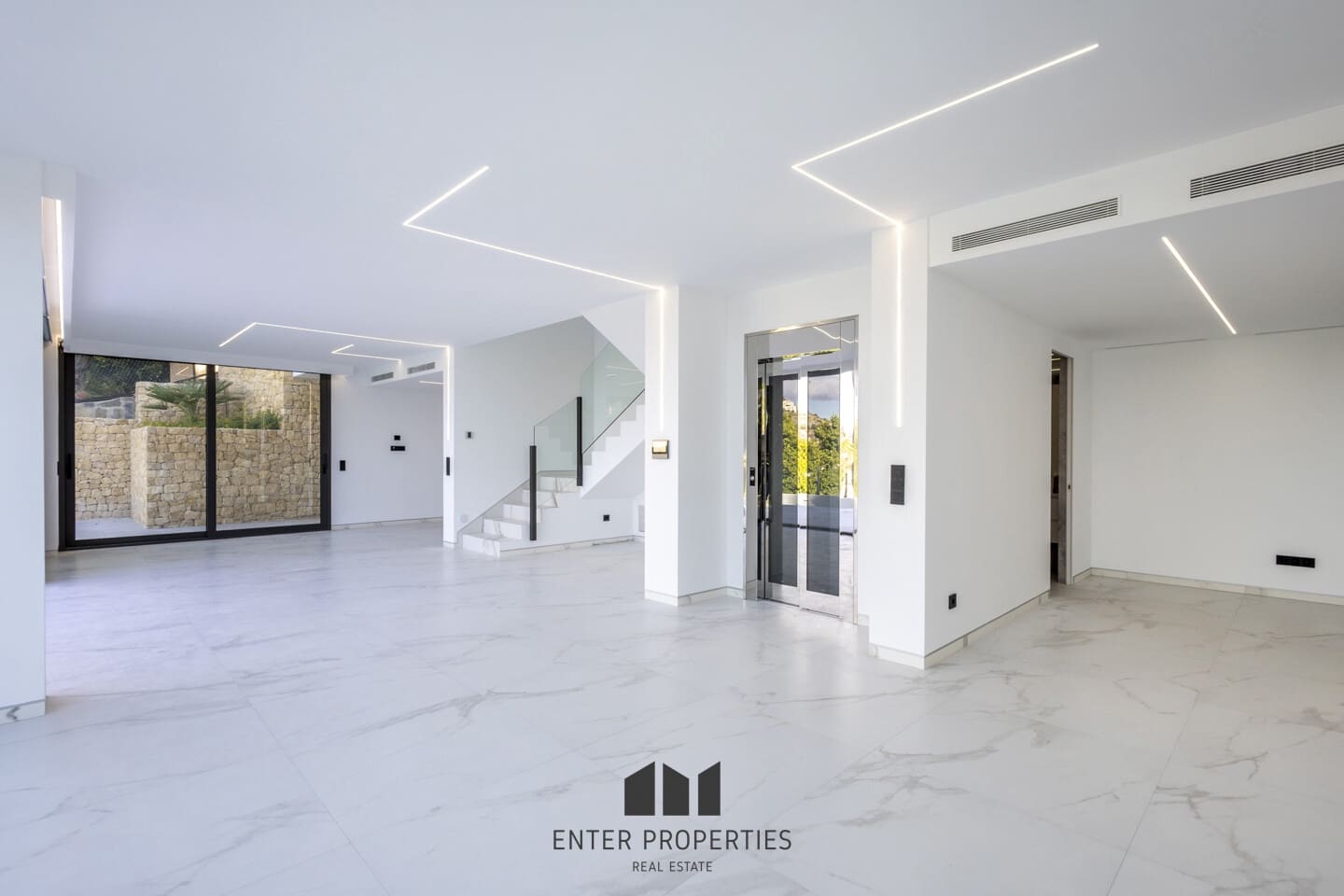 5 makuuhuone Huvila myytävänä paikassa Altea mukana uima-altaan 
autotalli - 2 350 000 € (Ref: 9290912)