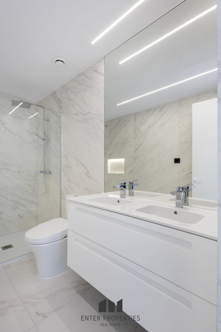 5 makuuhuone Huvila myytävänä paikassa Altea mukana uima-altaan 
autotalli - 2 350 000 € (Ref: 9290912)