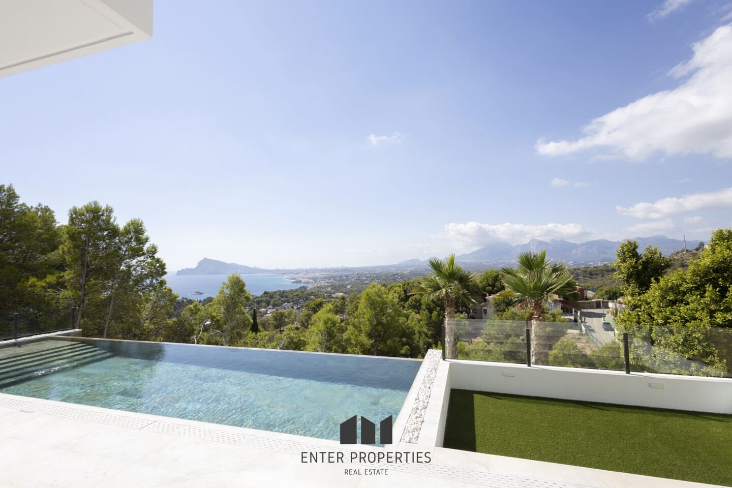 5 makuuhuone Huvila myytävänä paikassa Altea mukana uima-altaan 
autotalli - 2 350 000 € (Ref: 9290912)