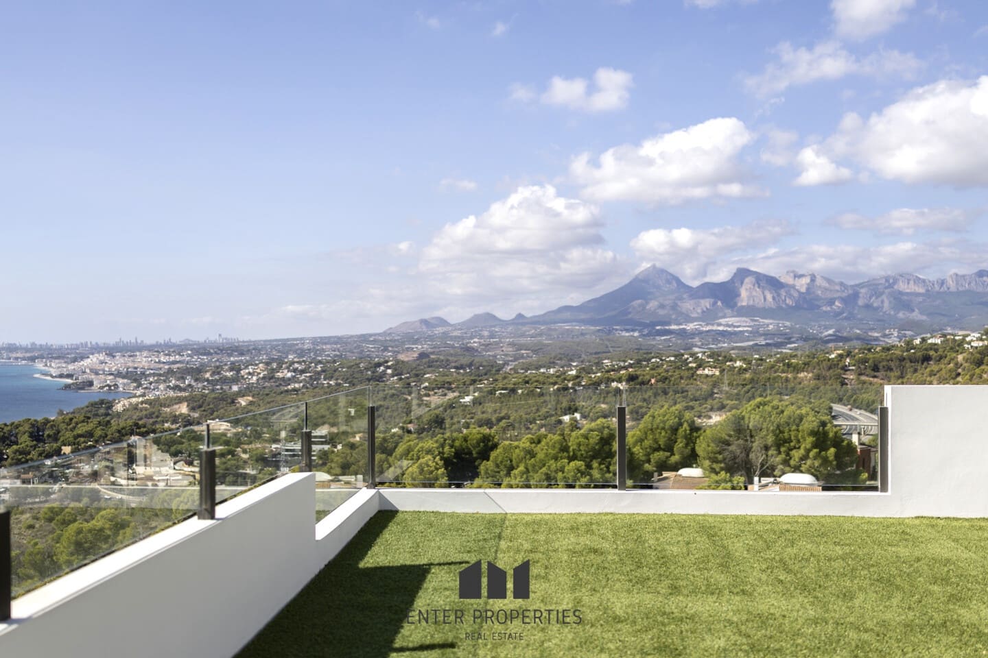 5 makuuhuone Huvila myytävänä paikassa Altea mukana uima-altaan 
autotalli - 2 350 000 € (Ref: 9290912)