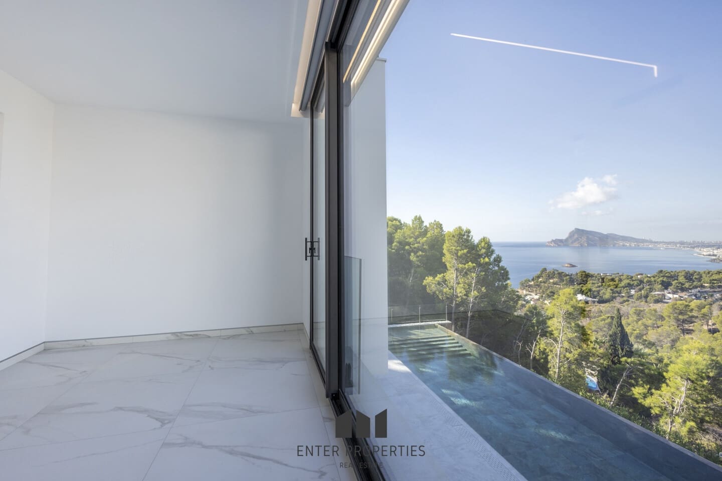 5 makuuhuone Huvila myytävänä paikassa Altea mukana uima-altaan 
autotalli - 2 350 000 € (Ref: 9290912)