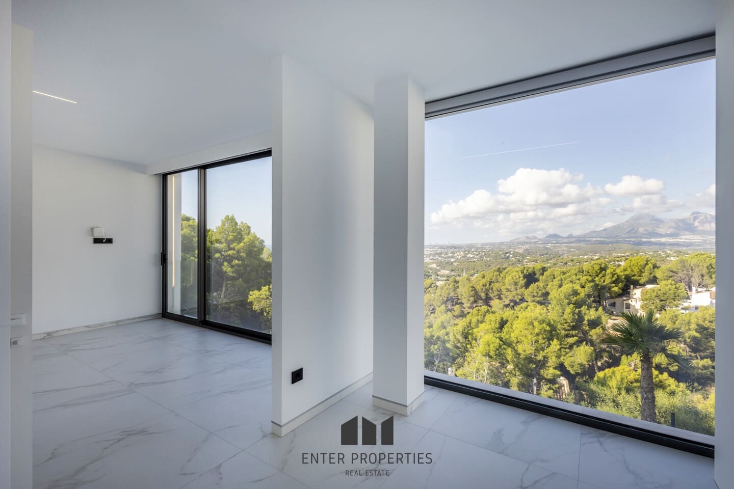 5 makuuhuone Huvila myytävänä paikassa Altea mukana uima-altaan 
autotalli - 2 350 000 € (Ref: 9290912)