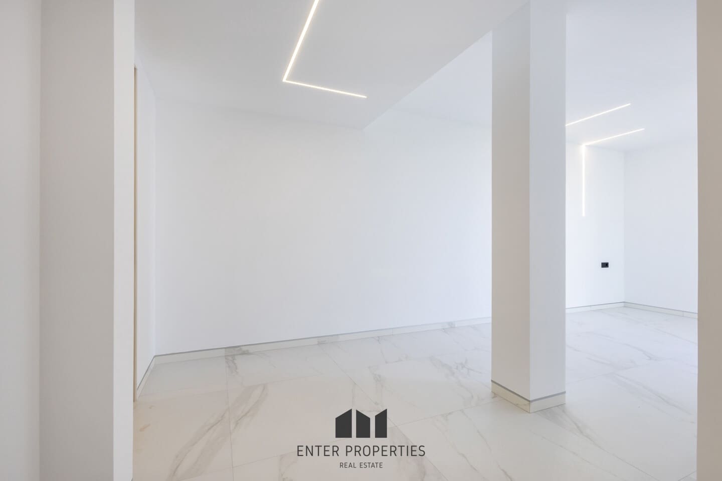 5 makuuhuone Huvila myytävänä paikassa Altea mukana uima-altaan 
autotalli - 2 350 000 € (Ref: 9290912)