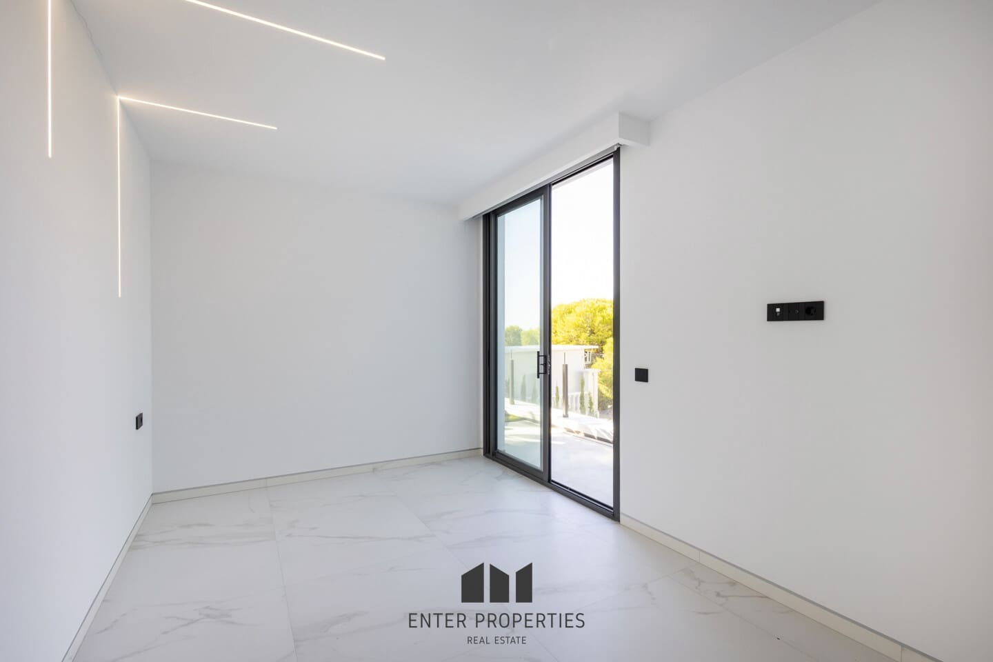 5 makuuhuone Huvila myytävänä paikassa Altea mukana uima-altaan 
autotalli - 2 350 000 € (Ref: 9290912)