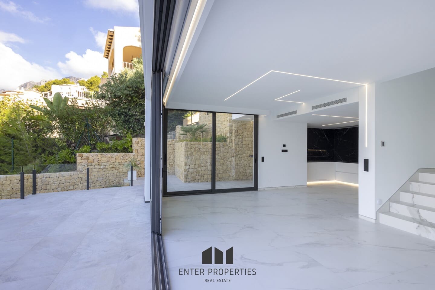 5 makuuhuone Huvila myytävänä paikassa Altea mukana uima-altaan 
autotalli - 2 350 000 € (Ref: 9290912)