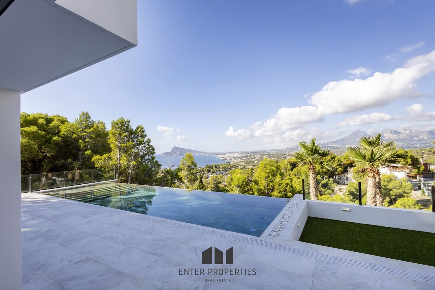 5 makuuhuone Huvila myytävänä paikassa Altea mukana uima-altaan 
autotalli - 2 350 000 € (Ref: 9290912)