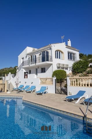 Chalet de 4 habitaciones en Cap Martí - El Tossalet - Pinomar, Javea / Xàbia en venta con piscina garaje - 750.000 € (Ref: 9358066)