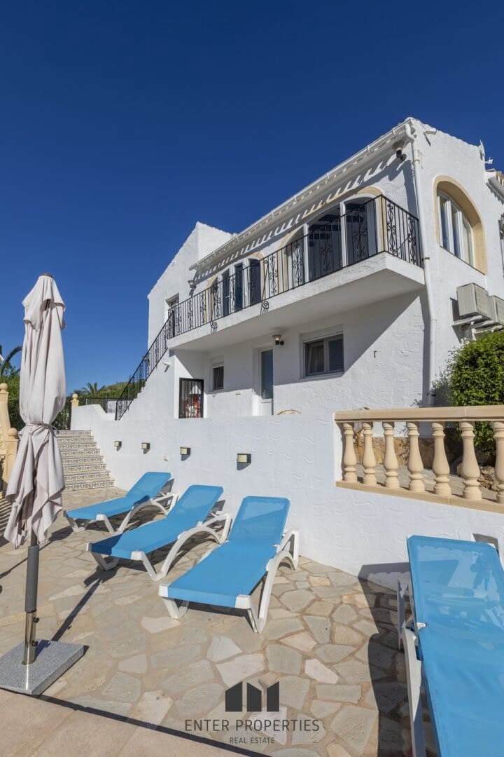 Chalet de 4 habitaciones en Javea / Xàbia en venta con piscina garaje - 750.000 € (Ref: 9358066)