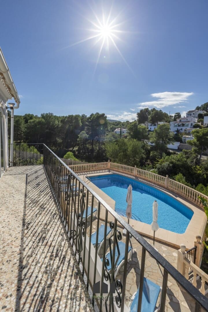 Chalet de 4 habitaciones en Javea / Xàbia en venta con piscina garaje - 750.000 € (Ref: 9358066)