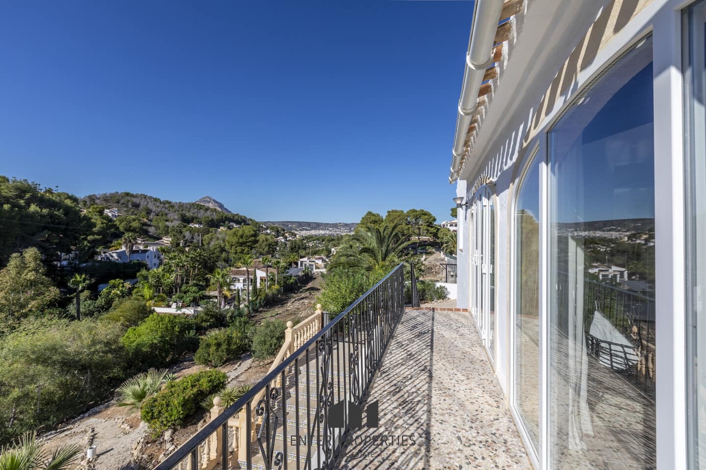 Chalet de 4 habitaciones en Javea / Xàbia en venta con piscina garaje - 750.000 € (Ref: 9358066)