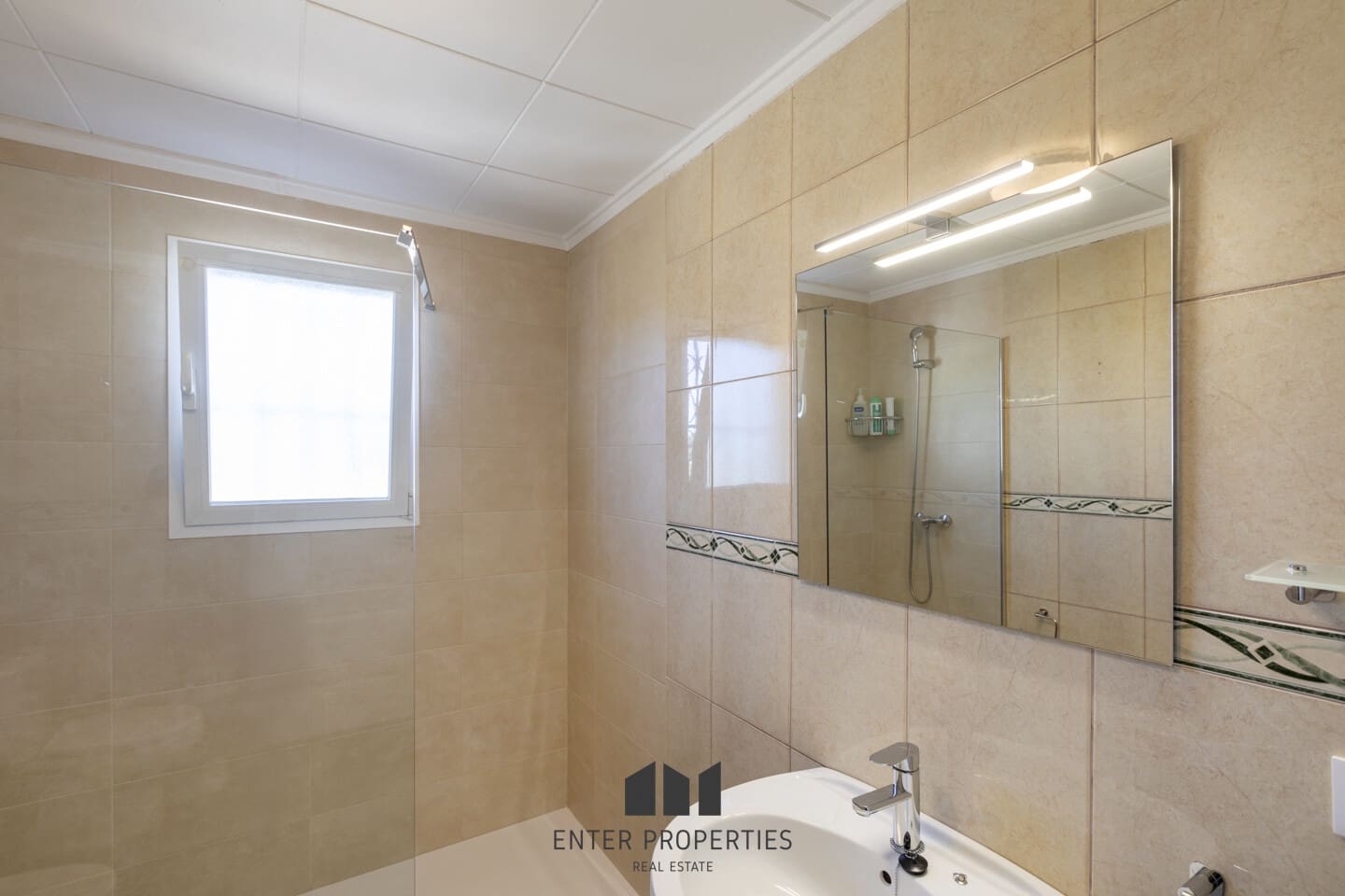 Chalet de 4 habitaciones en Javea / Xàbia en venta con piscina garaje - 750.000 € (Ref: 9358066)