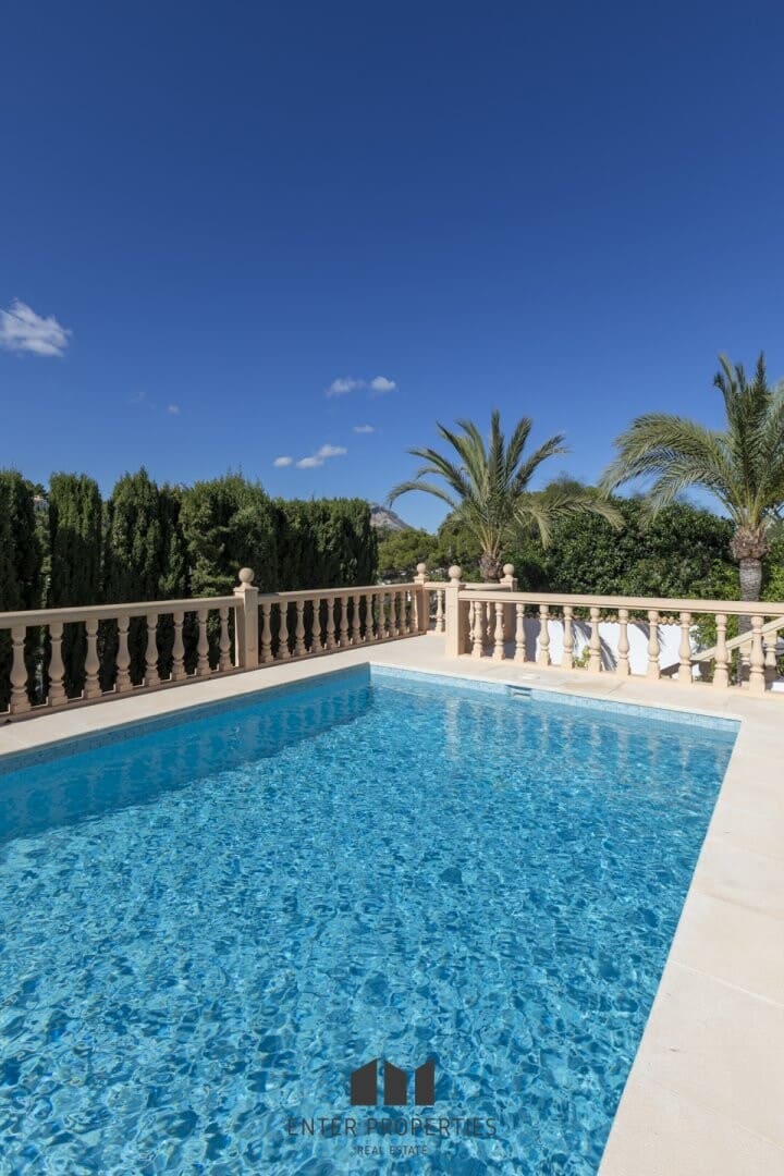 4 soveværelse Villa til salg i Javea / Xabia med swimmingpool garage - € 1.090.000 (Ref: 9361866)