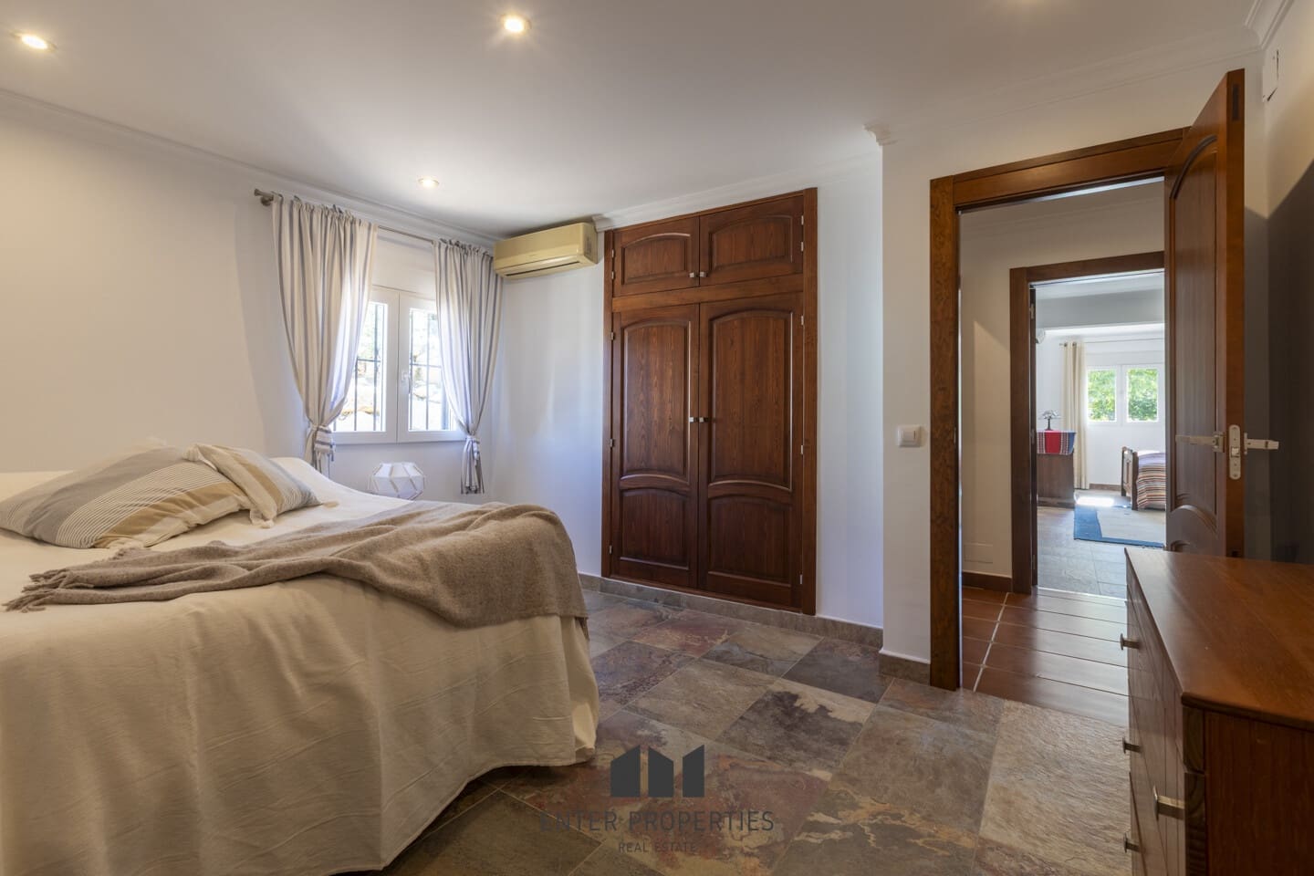 4 soveværelse Villa til salg i Javea / Xabia med swimmingpool garage - € 1.090.000 (Ref: 9361866)