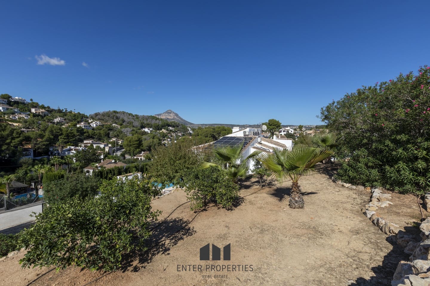 4 soveværelse Villa til salg i Javea / Xabia med swimmingpool garage - € 1.090.000 (Ref: 9361866)