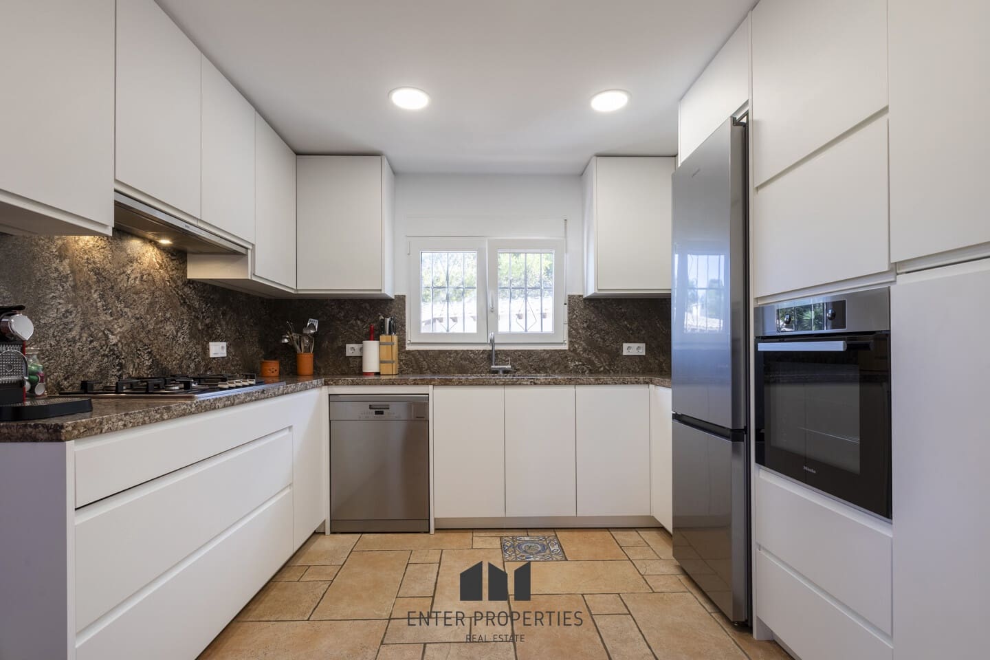 4 soveværelse Villa til salg i Javea / Xabia med swimmingpool garage - € 1.090.000 (Ref: 9361866)