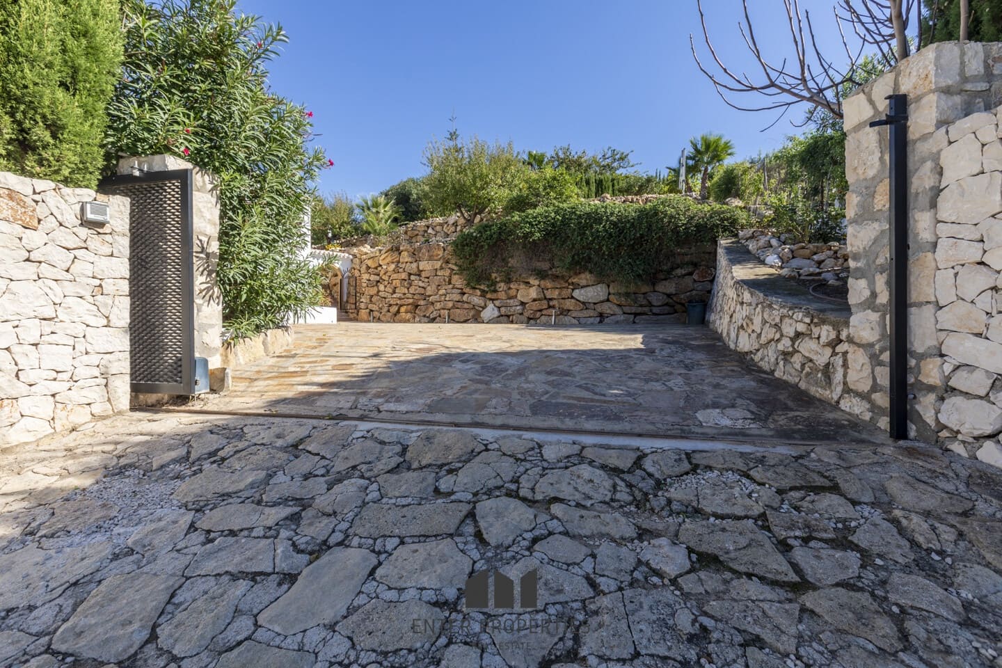 4 soveværelse Villa til salg i Javea / Xabia med swimmingpool garage - € 1.090.000 (Ref: 9361866)