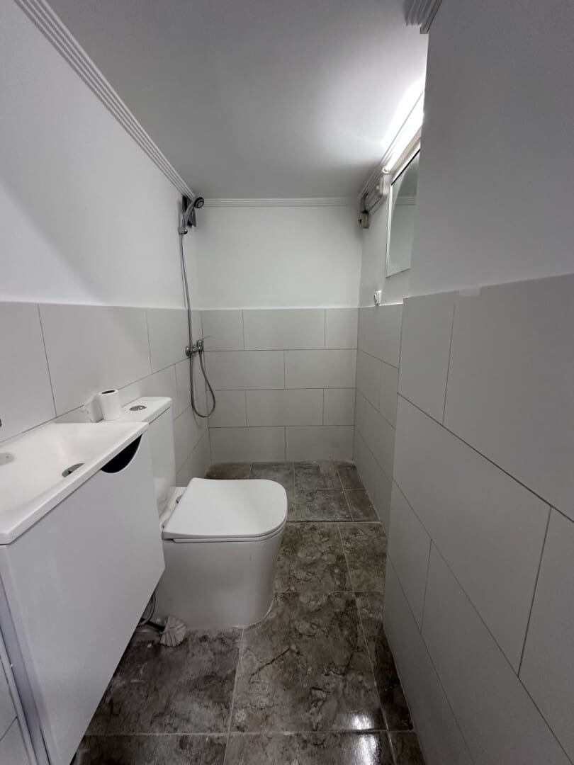 1 sovrum Kommersiell till salu i Valencia stad - 165 000 € (Ref: 9378785)