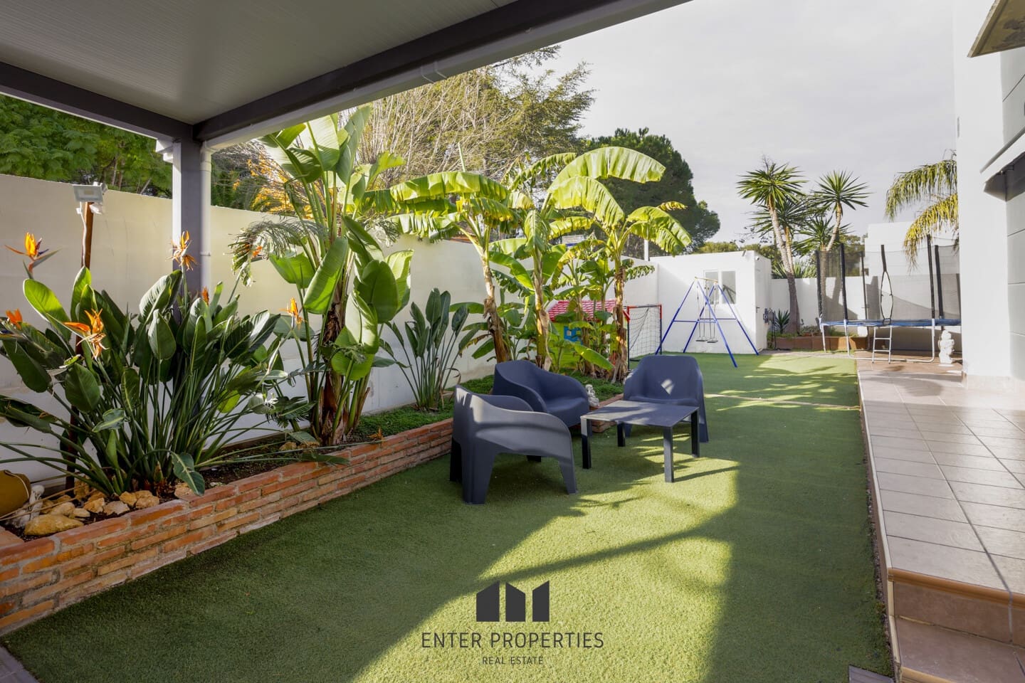 3 soverom Villa til salgs i Montserrat med svømmebasseng garasje - € 349 000 (Ref: 9450408)